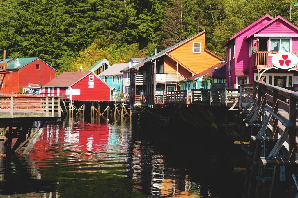 The Ketch Inn Ketchikan Exterior photo